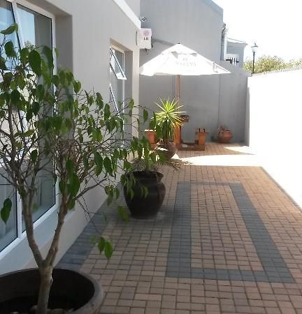 The Dondi Lodge Port Elizabeth Dış mekan fotoğraf